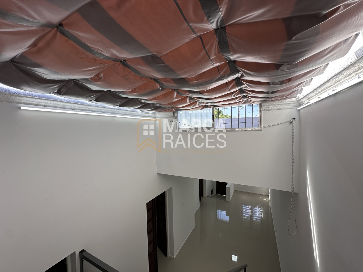Apartamento ID.1334 - Venta casa ph 3 dormitorios entrada independiente con terraza cerca del Antel Arenas Montevideo