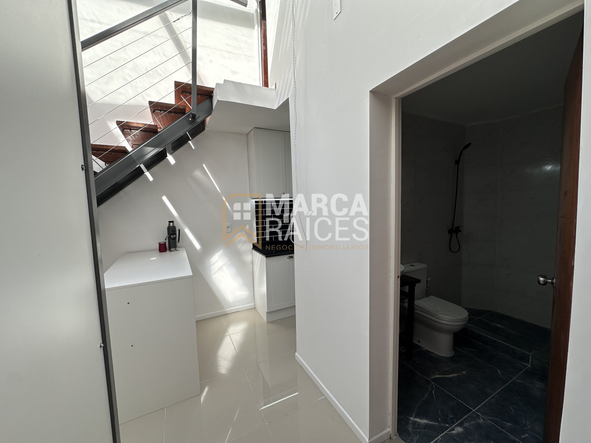 Apartamento ID.1334 - Venta casa ph 3 dormitorios entrada independiente con terraza cerca del Antel Arenas Montevideo