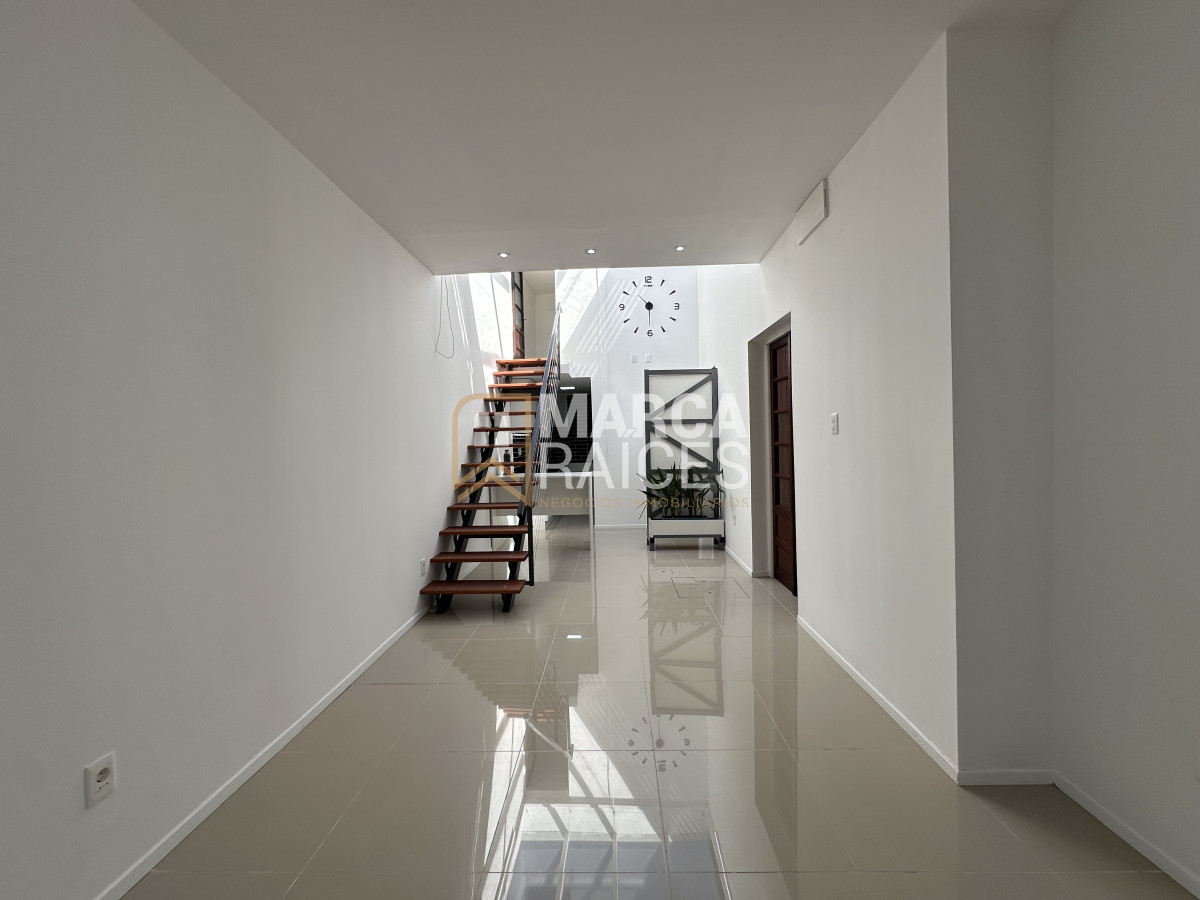 Apartamento ID.1334 - Venta casa ph 3 dormitorios entrada independiente con terraza cerca del Antel Arenas Montevideo