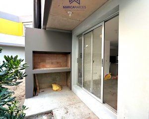 Venta casa 2 Dormitorios 2 baños Patio con Parrillero garaje incluido a estrenar Solymar Montevideo