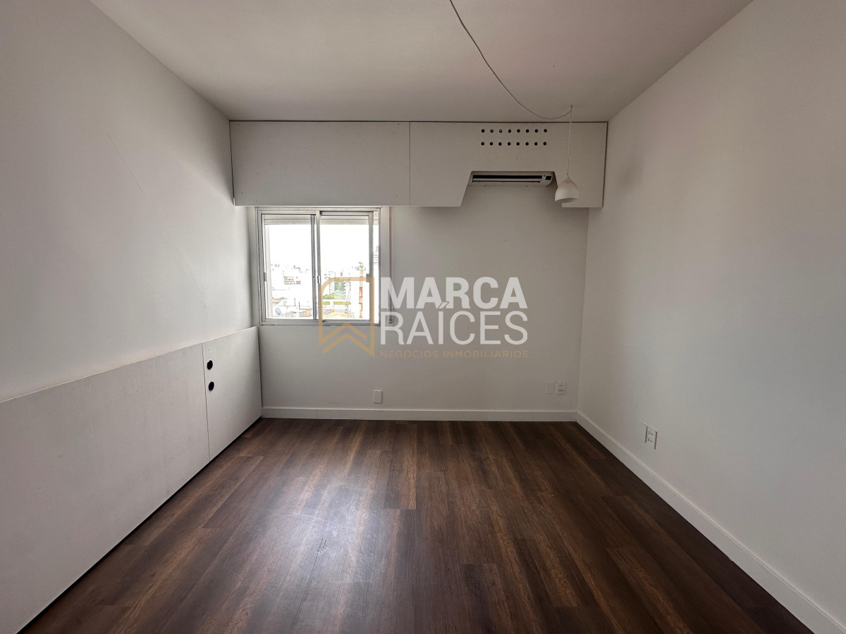 Oficina ID.1172 - Alquiler Oficina o consultorio El Mejor Punto de Pocitos Frente a Rambla Montevideo