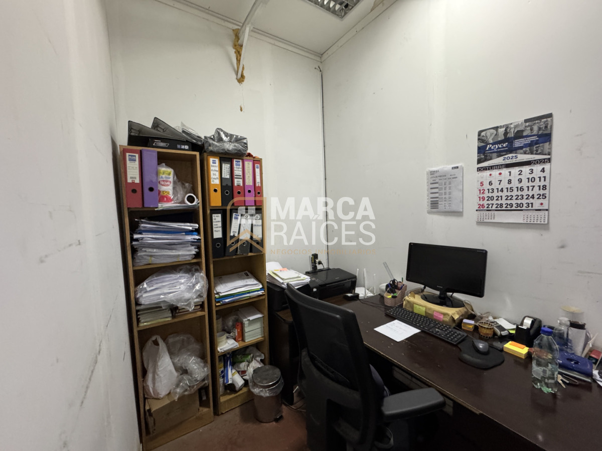 Oficina ID.1682 - Alquiler Deposito Logistico de Buenas Dimensiones Belvedere Montevideo