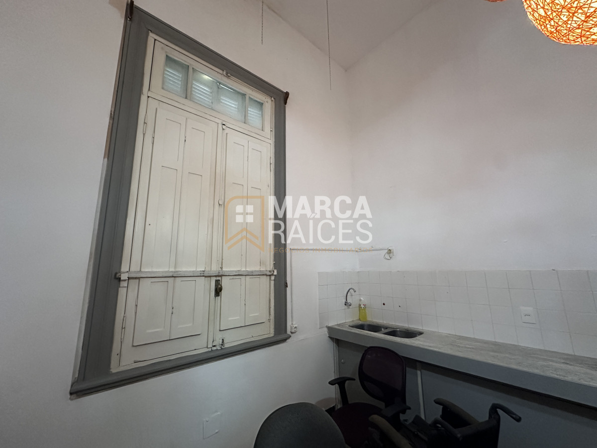 Oficina ID.1603 - Oficinas en Alquiler Dentro de Centro de Salud en Parque Rodó | Durazno y Blanes