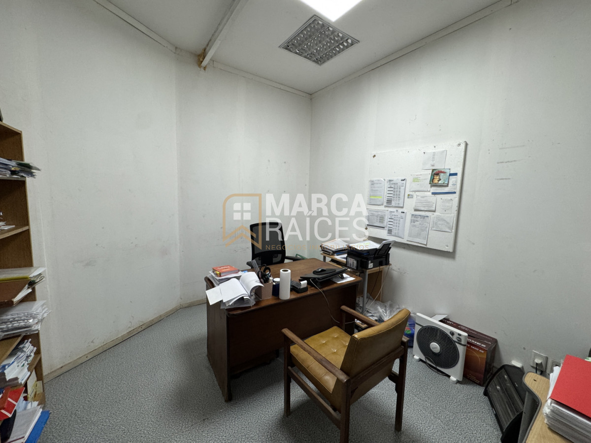 Oficina ID.1682 - Alquiler Deposito Logistico de Buenas Dimensiones Belvedere Montevideo