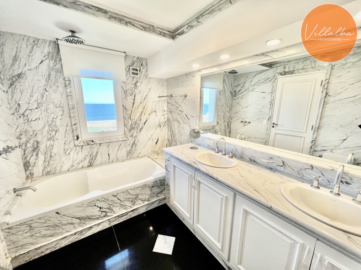 Casa ID.2971 - Espectacular Mansión frente al Mar en Punta del Este