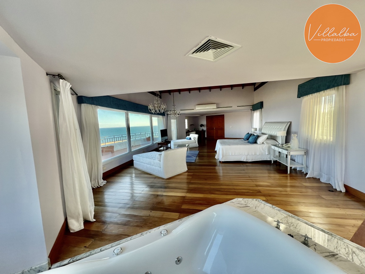 Casa ID.2971 - Espectacular Mansión frente al Mar en Punta del Este