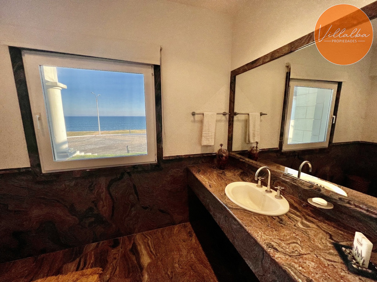 Casa ID.2971 - Espectacular Mansión frente al Mar en Punta del Este