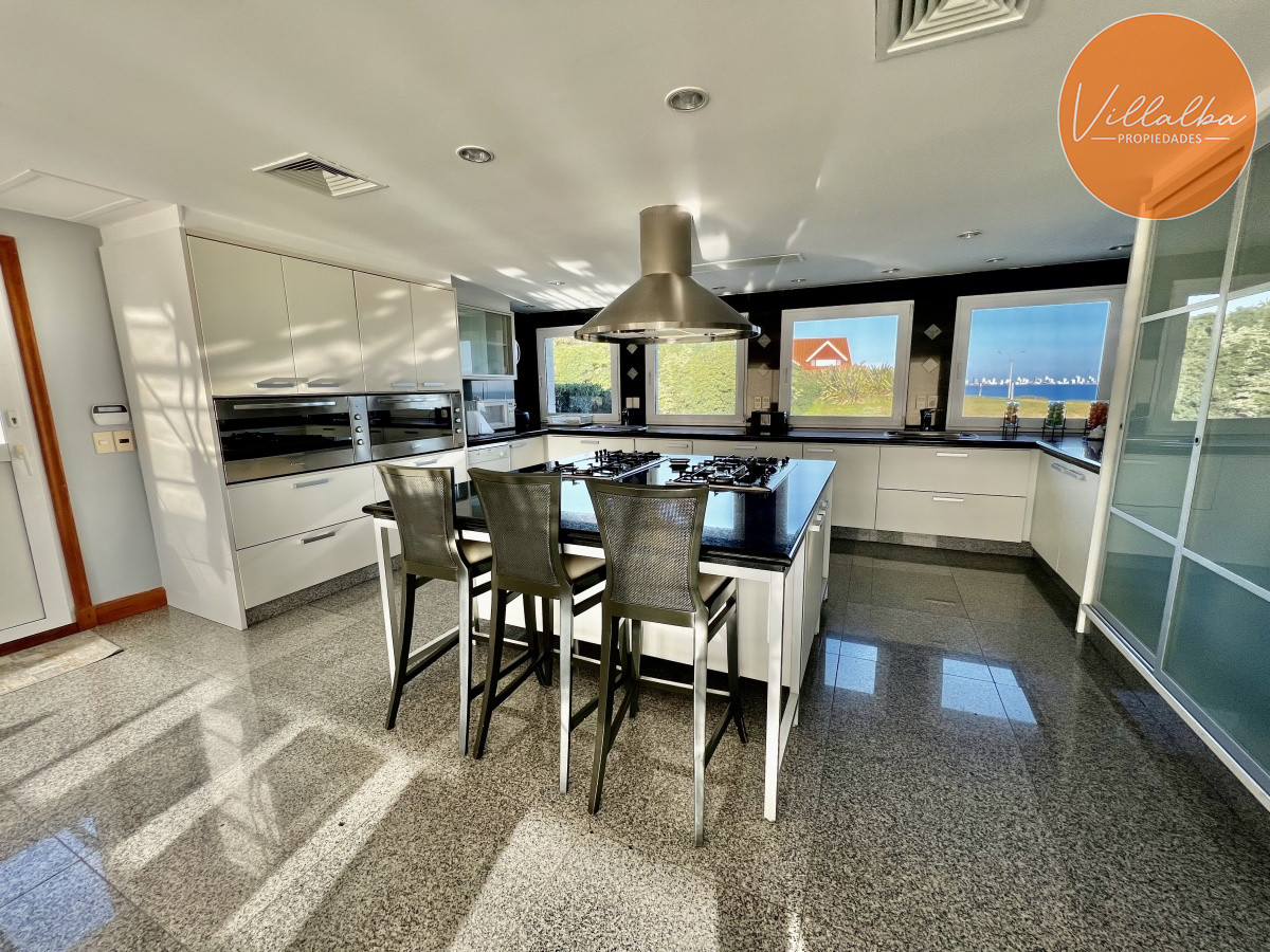 Casa ID.2971 - Espectacular Mansión frente al Mar en Punta del Este
