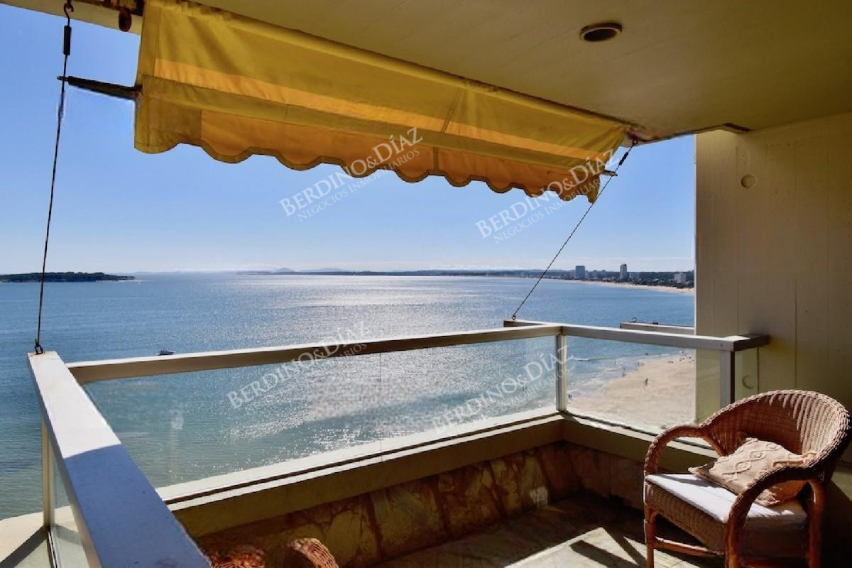Apartamento ID.2444 - Apartamento en venta de 3 Dormitorios en Playa Mansa