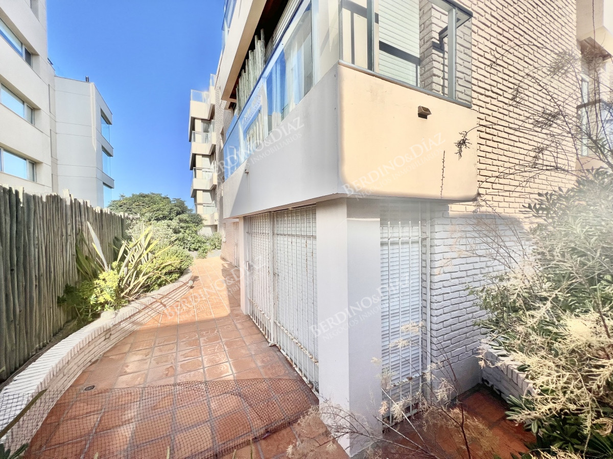 Apartamento ID.1913 - Semipiso de mas de 200 m2 frente al mar