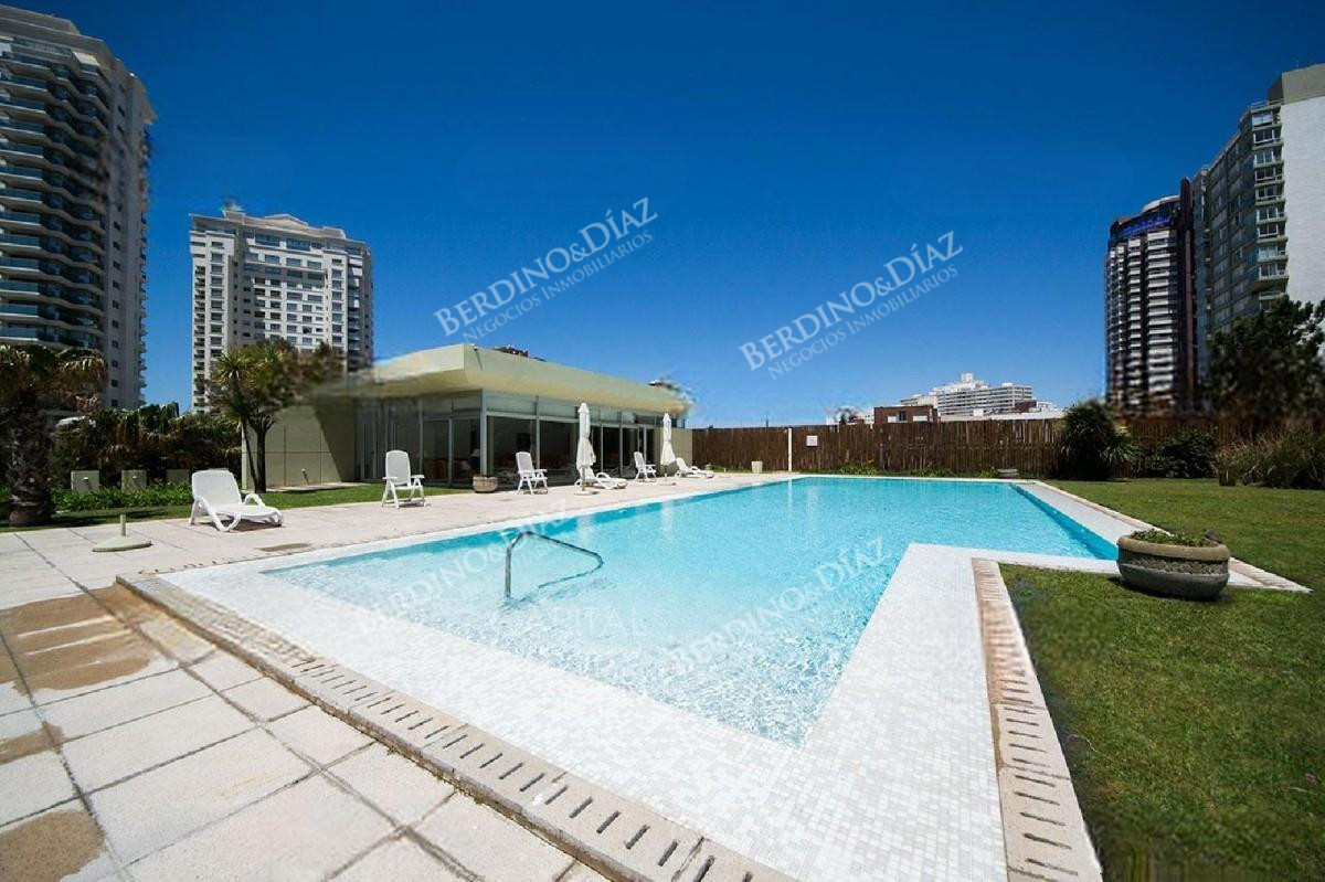 Apartamento ID.2444 - Apartamento en venta de 3 Dormitorios en Playa Mansa