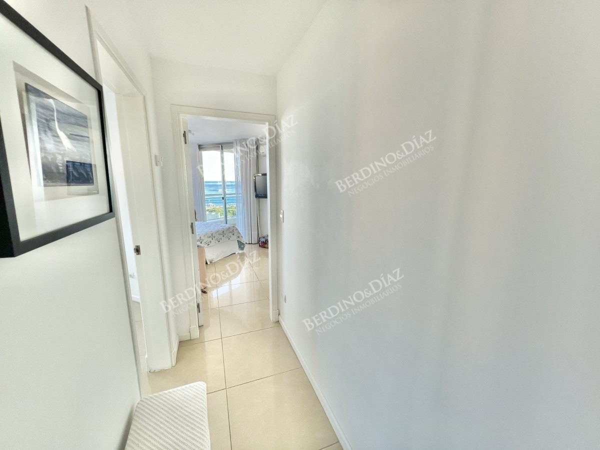 Apartamento ID.1707 - Apartamento en venta en Playa Brava 3dormitorios y dependencia