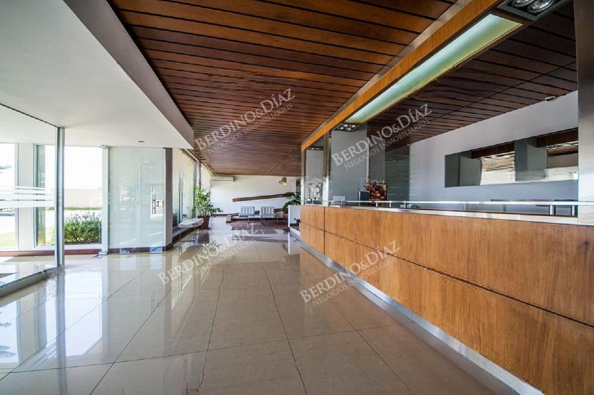 Apartamento ID.2444 - Apartamento en venta de 3 Dormitorios en Playa Mansa