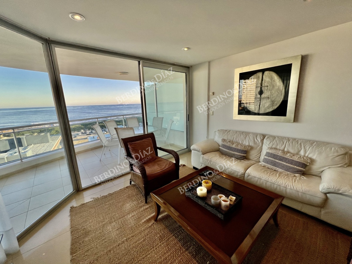 Apartamento ID.1707 - Apartamento en venta en Playa Brava 3dormitorios y dependencia