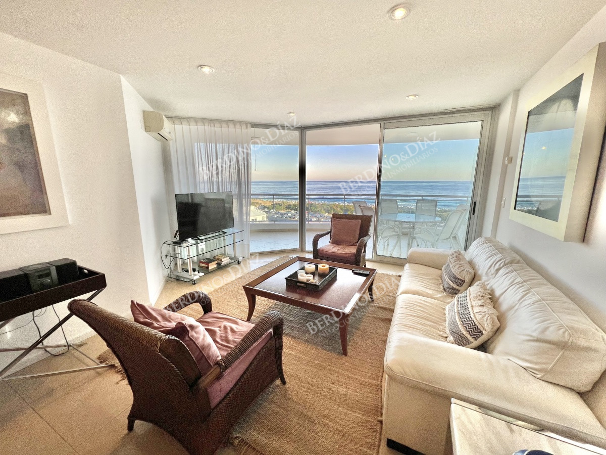 Apartamento ID.1707 - Apartamento en venta en Playa Brava 3dormitorios y dependencia