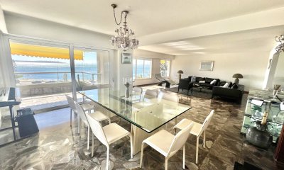 Apartamento en venta frente al mar en la Playa Mansa