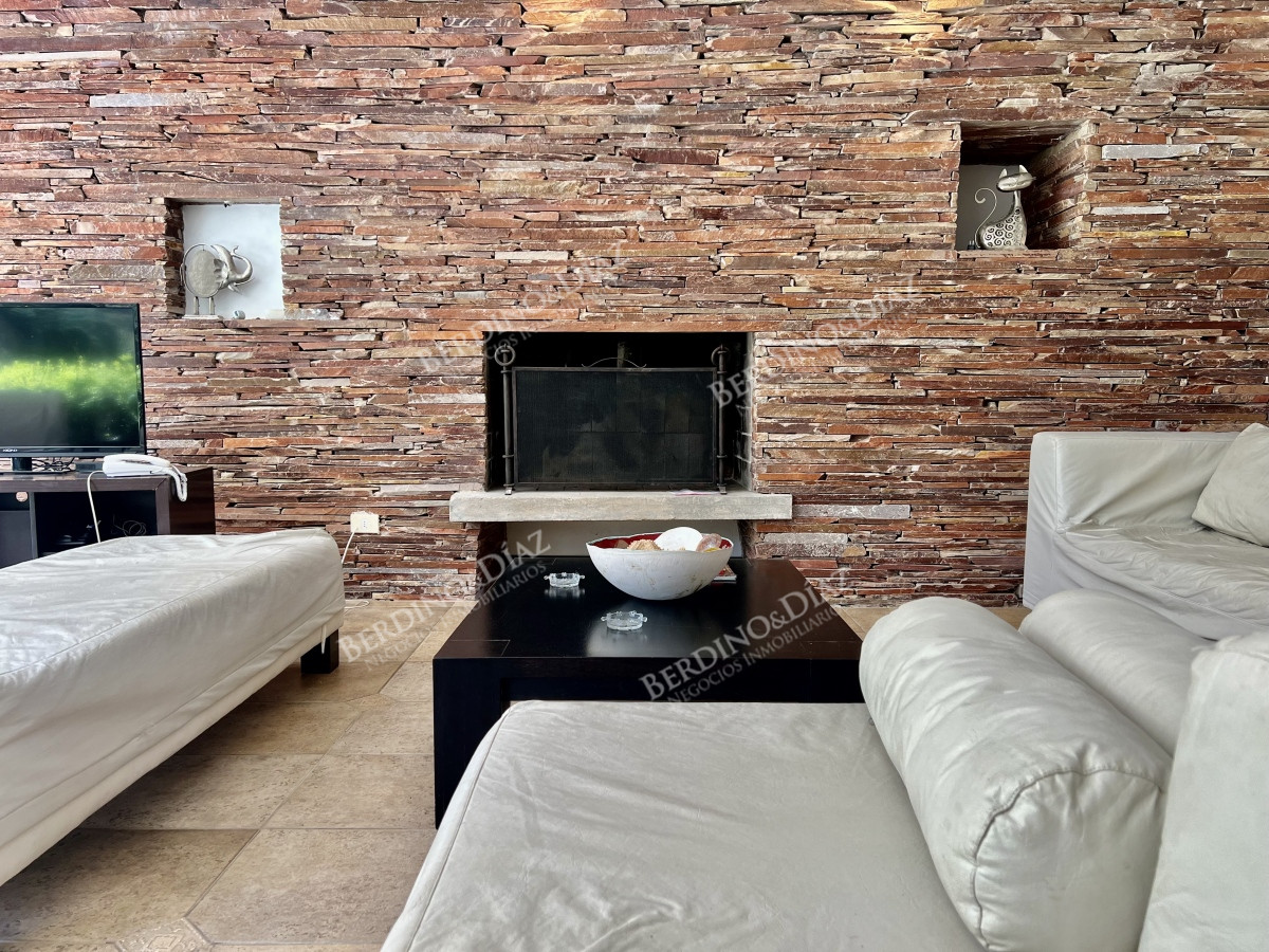 Casa ID.2012 - Excepcional Chalet en Venta en San Rafael, Punta del Este