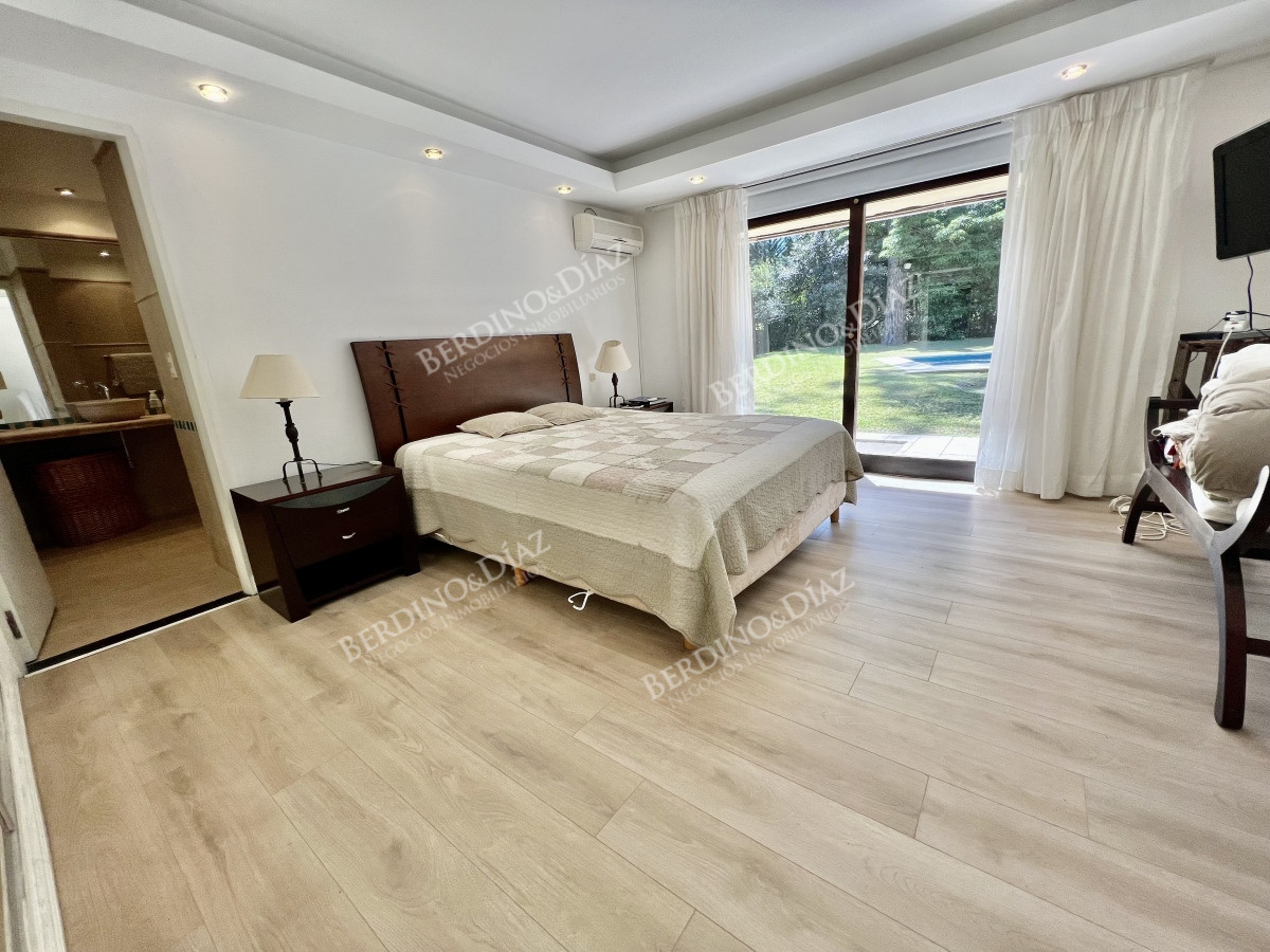 Casa ID.2012 - Excepcional Chalet en Venta en San Rafael, Punta del Este