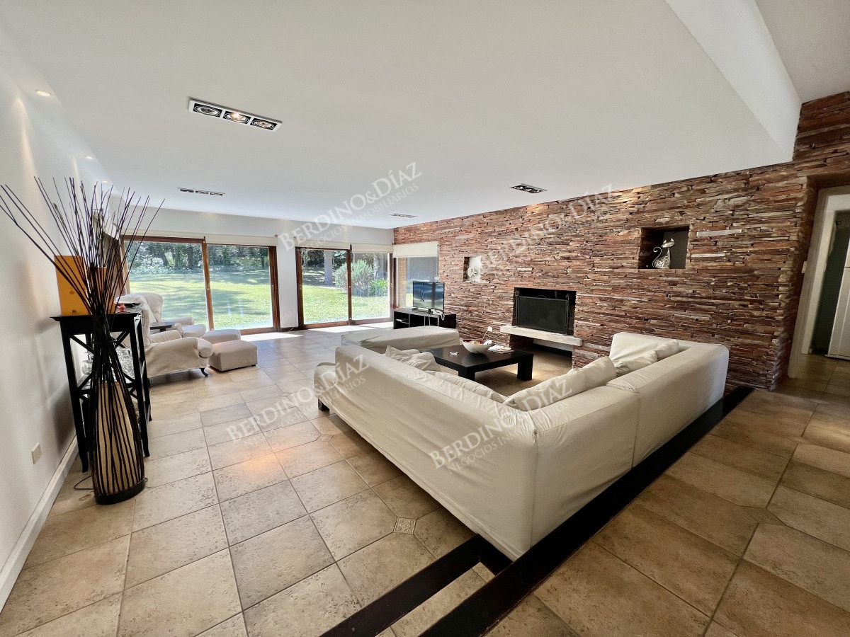 Casa ID.2012 - Excepcional Chalet en Venta en San Rafael, Punta del Este