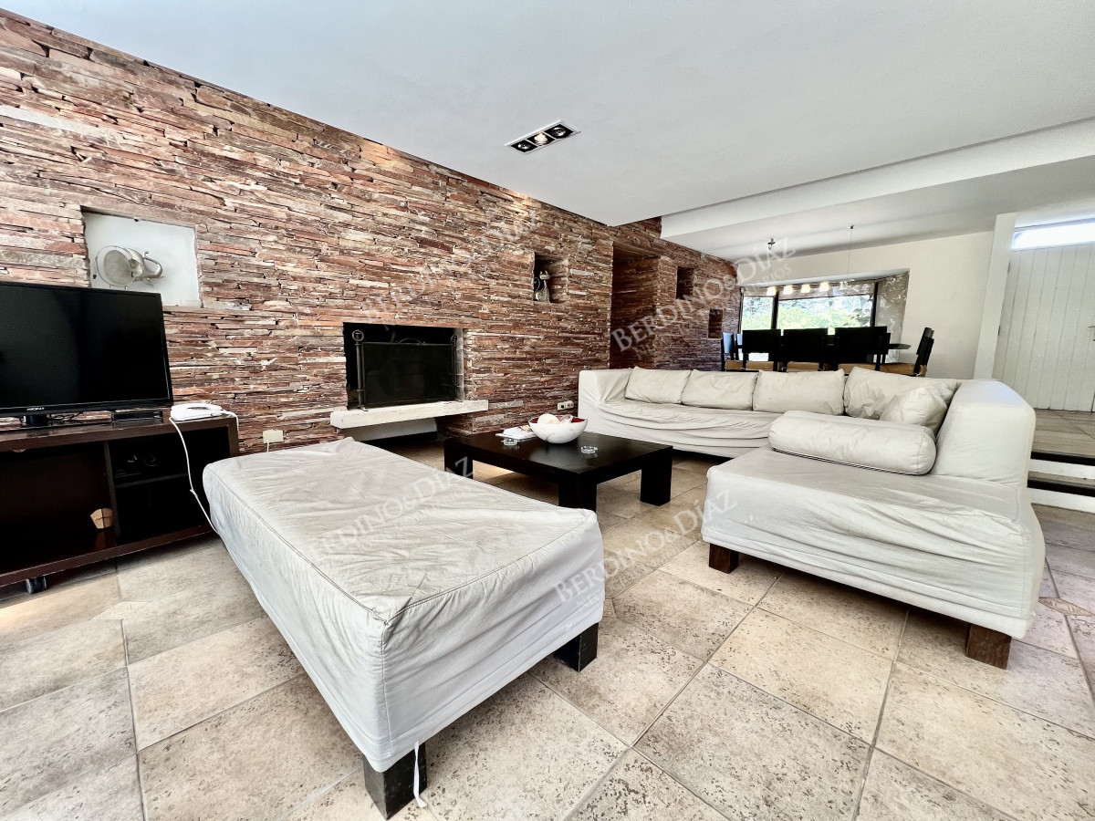 Casa ID.2012 - Excepcional Chalet en Venta en San Rafael, Punta del Este