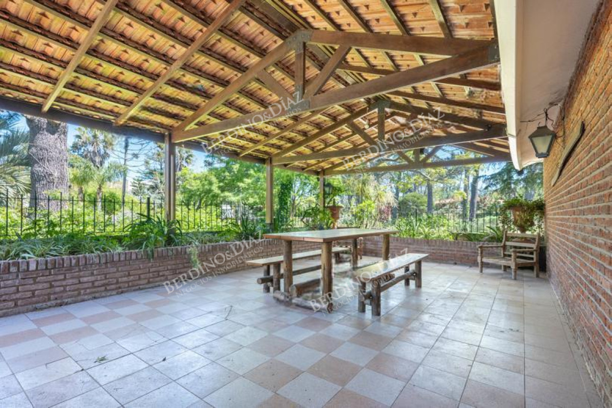 Casa ID.2428 - Oportunidad en venta Casa zona de colegios 