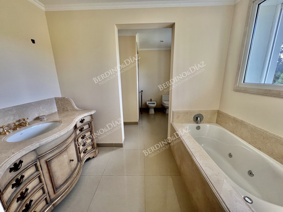 Casa ID.1957 - Oportunidad Mansión exclusiva en venta Punta del Este