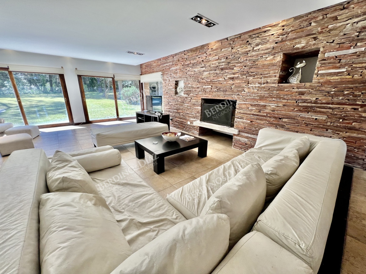 Casa ID.2012 - Excepcional Chalet en Venta en San Rafael, Punta del Este