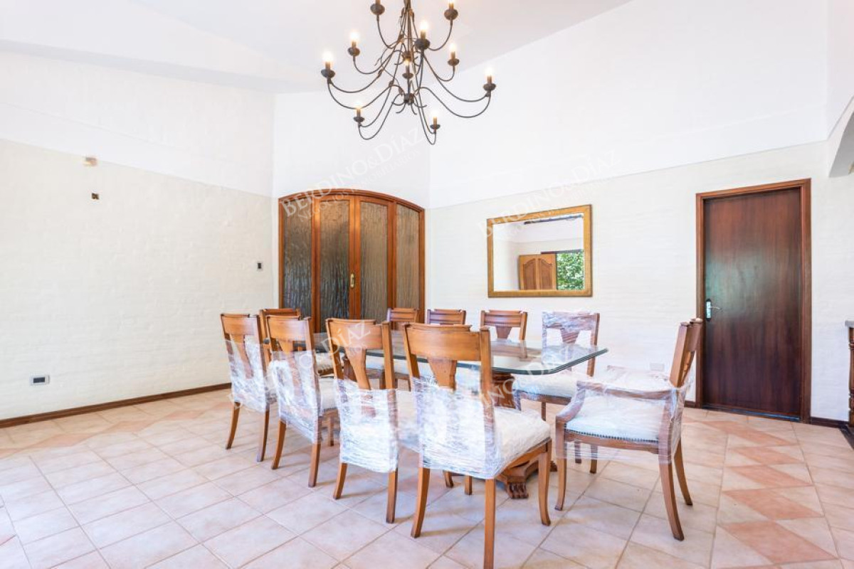 Casa ID.2428 - Oportunidad en venta Casa zona de colegios 