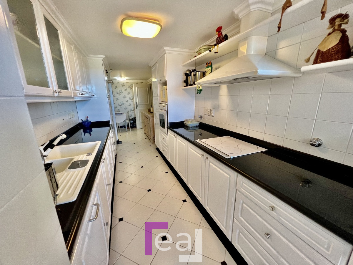Apartamento ID.18 - Elegante y Exclusivo. Una joya de la Playa Mansa. Golden Gate. 
