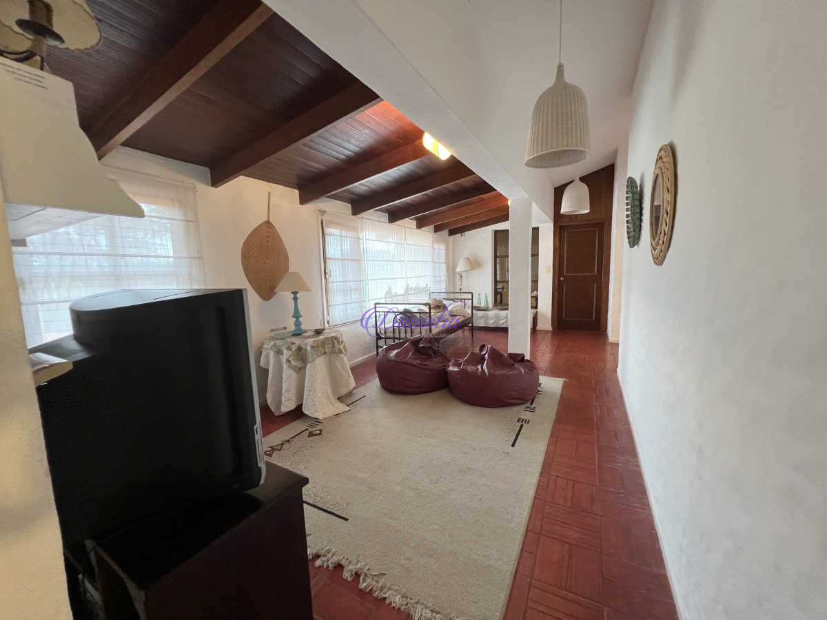 Casa ID.173 - Espléndida residencia de estilo mediterraneo sobre importante Avenida