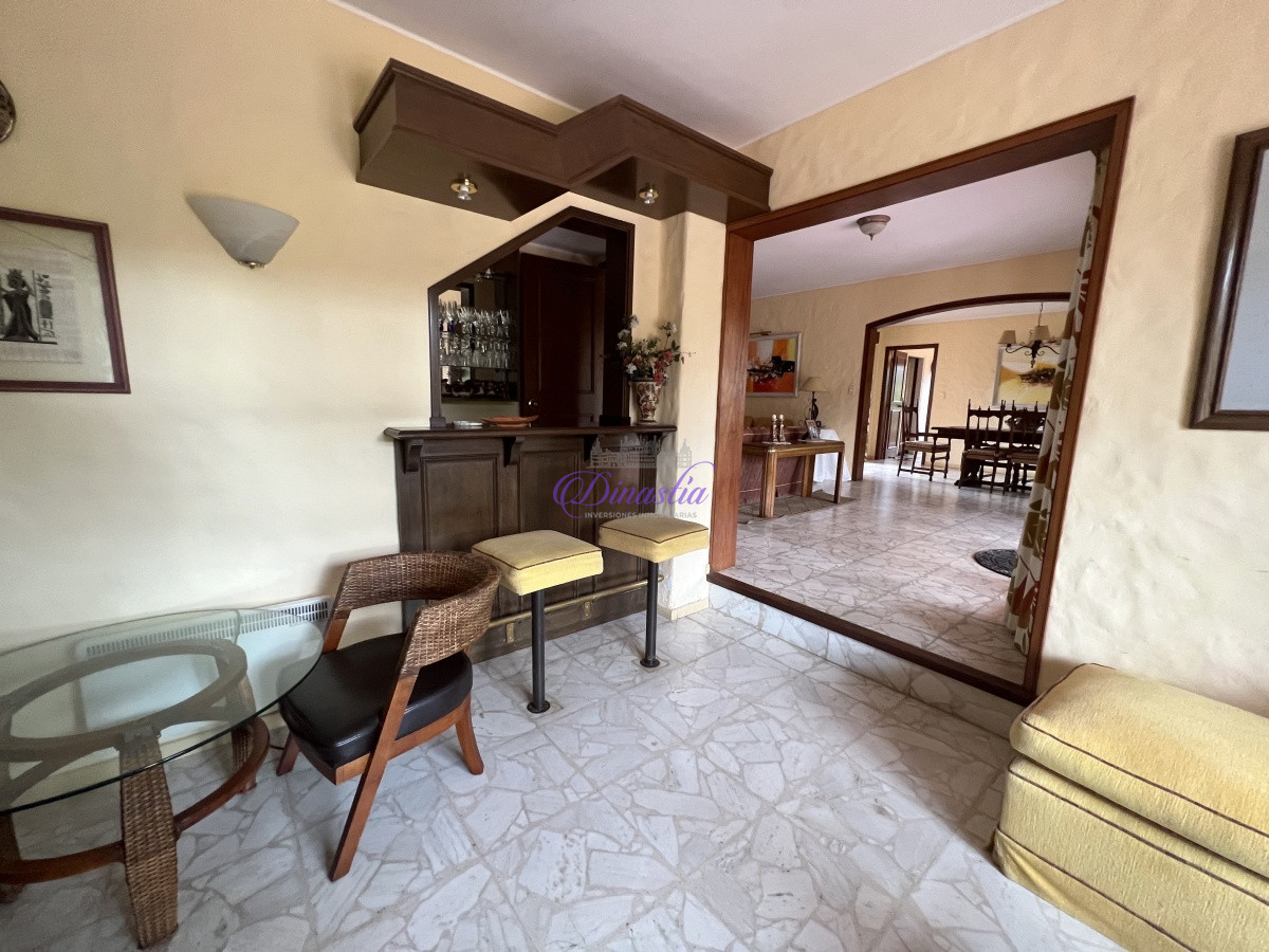 Casa ID.173 - Espléndida residencia de estilo mediterraneo sobre importante Avenida