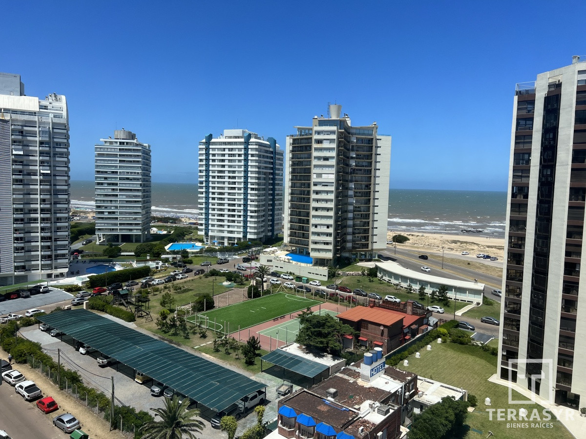 Apartamento ID.199 - A ESTRENAR. Apartamento de 2 dormitorios con vista a la Brava