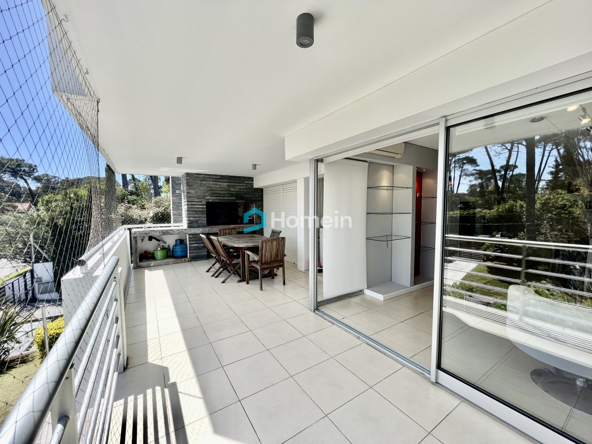 Apartamento ID.2077 - Apartamento con Parrillero Propio a 300 metros de la Mansa. 