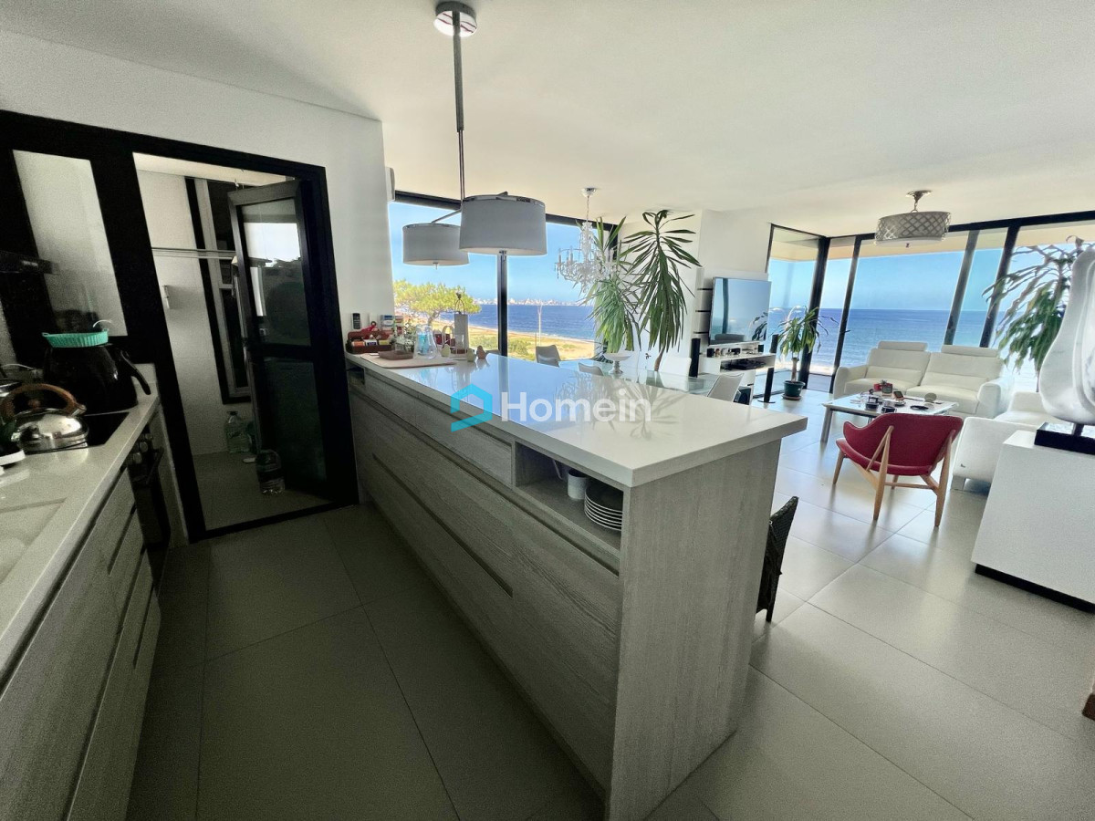 Apartamento ID.2158 - Apartamento de 3 Dormitorios en Suite en Playa Mansa