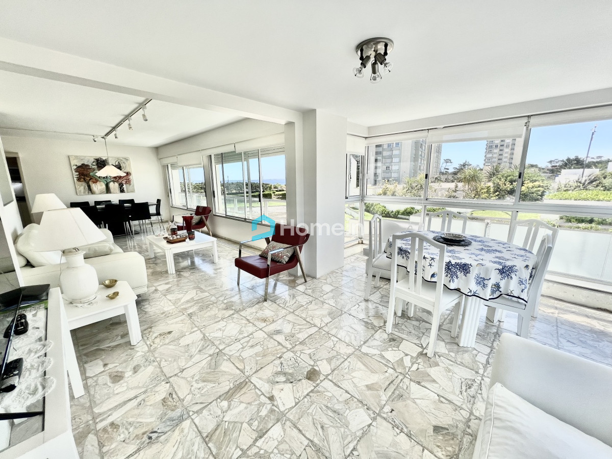 Apartamento ID.2127 - Apartamento en Complejo frente al mar en Playa Mansa de Punta del Este
