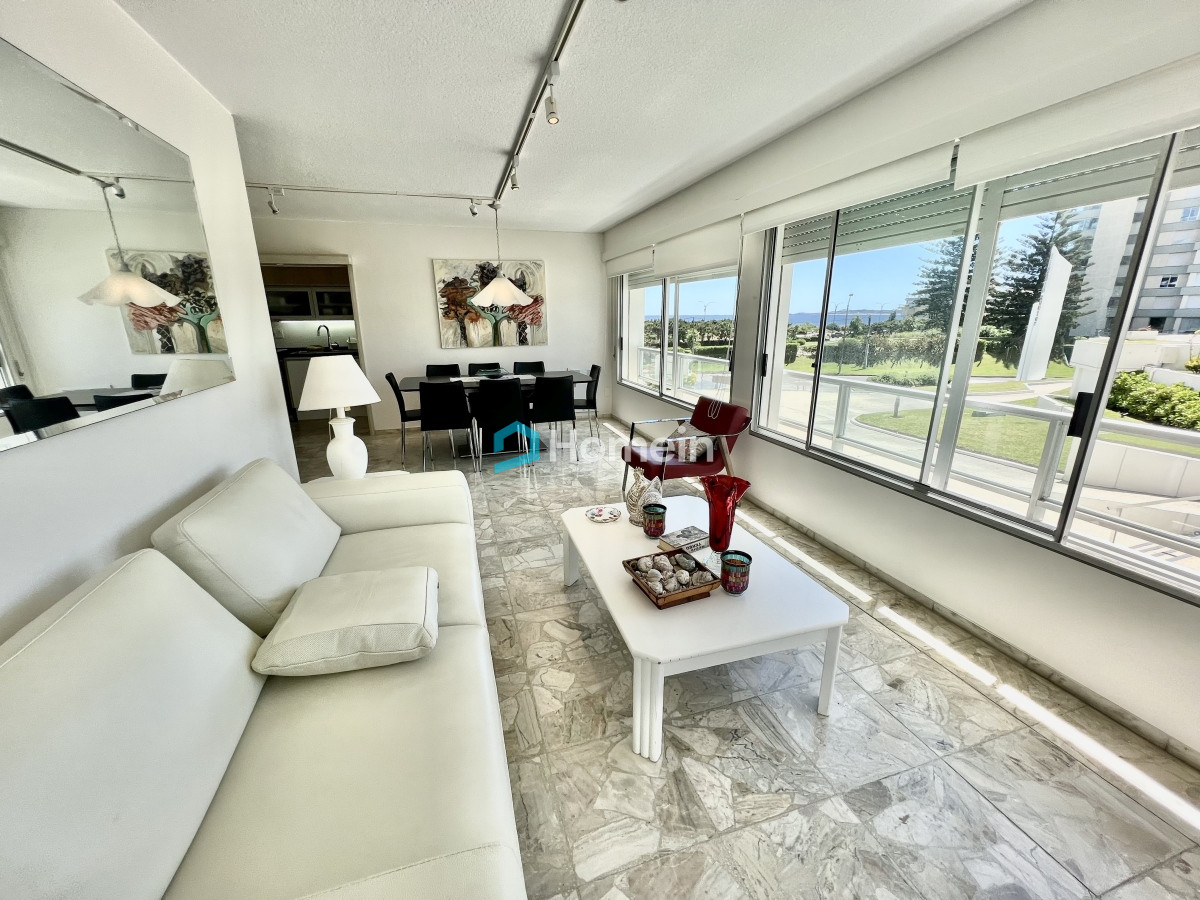 Apartamento ID.2127 - Apartamento en Complejo frente al mar en Playa Mansa de Punta del Este