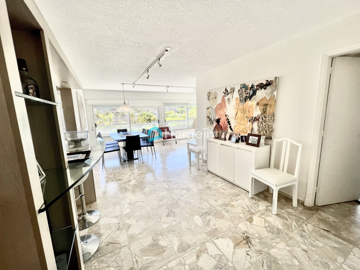 Apartamento ID.2127 - Apartamento en Complejo frente al mar en Playa Mansa de Punta del Este