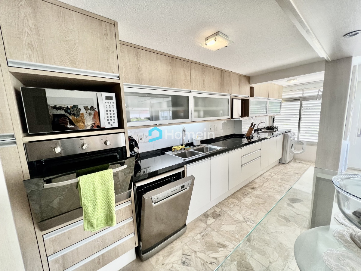 Apartamento ID.2127 - Apartamento en Complejo frente al mar en Playa Mansa de Punta del Este