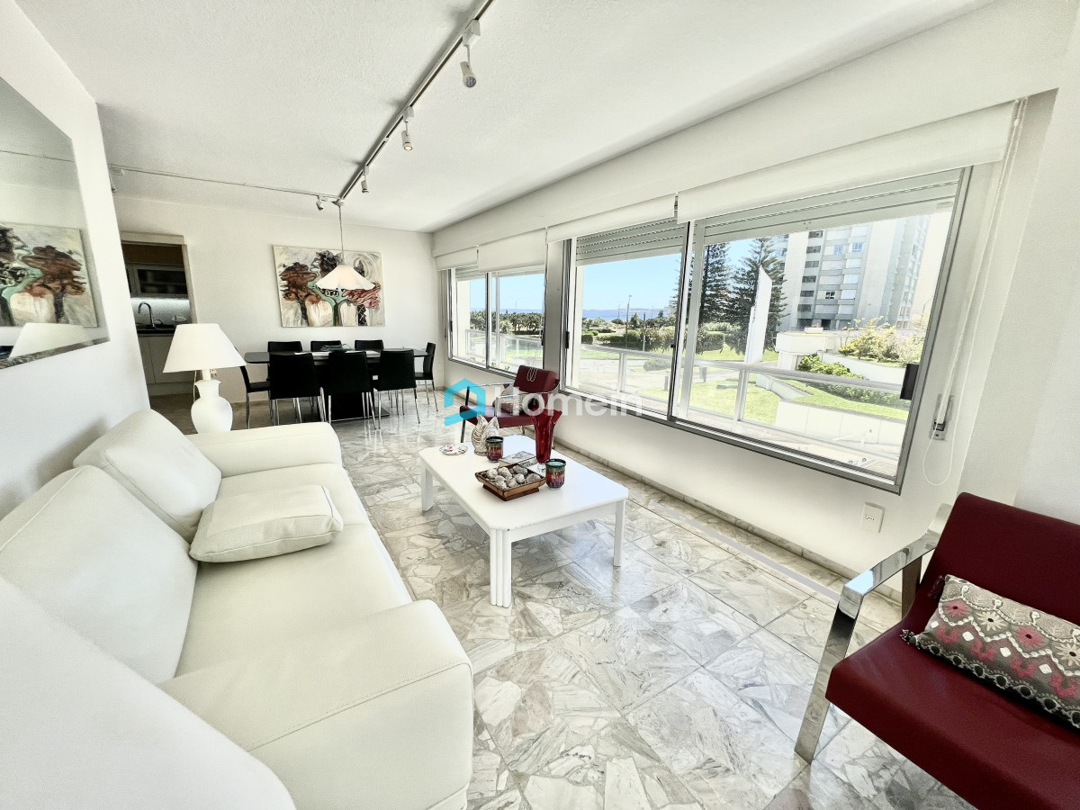 Apartamento ID.2127 - Apartamento en Complejo frente al mar en Playa Mansa de Punta del Este