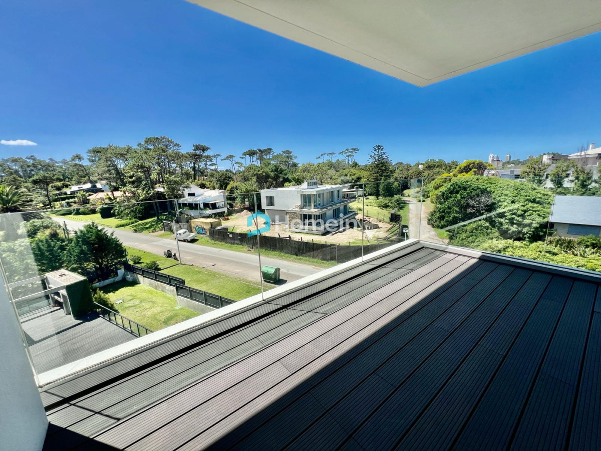 Apartamento ID.2158 - Apartamento de 3 Dormitorios en Suite en Playa Mansa