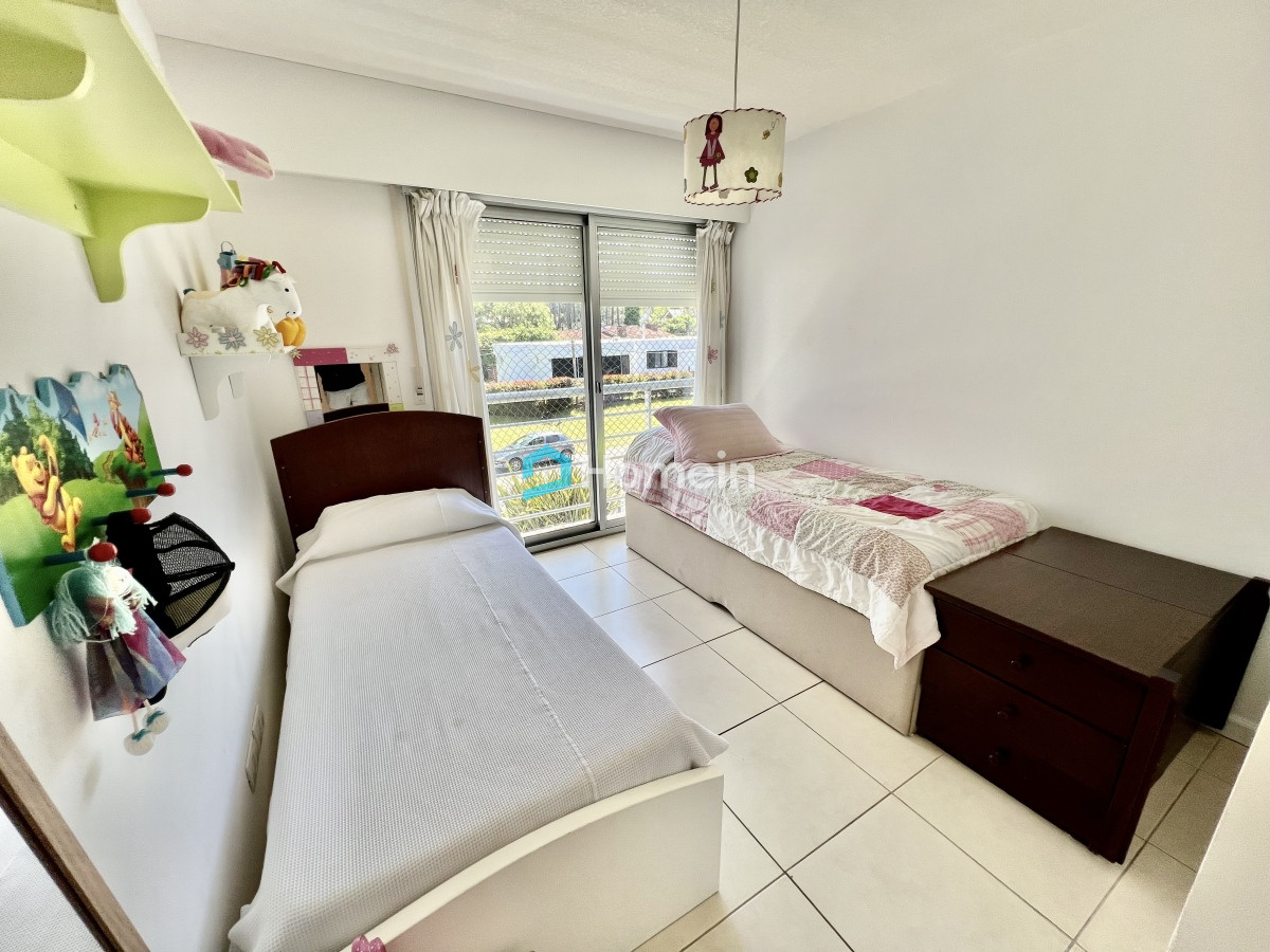 Apartamento ID.2077 - Apartamento con Parrillero Propio a 300 metros de la Mansa. 