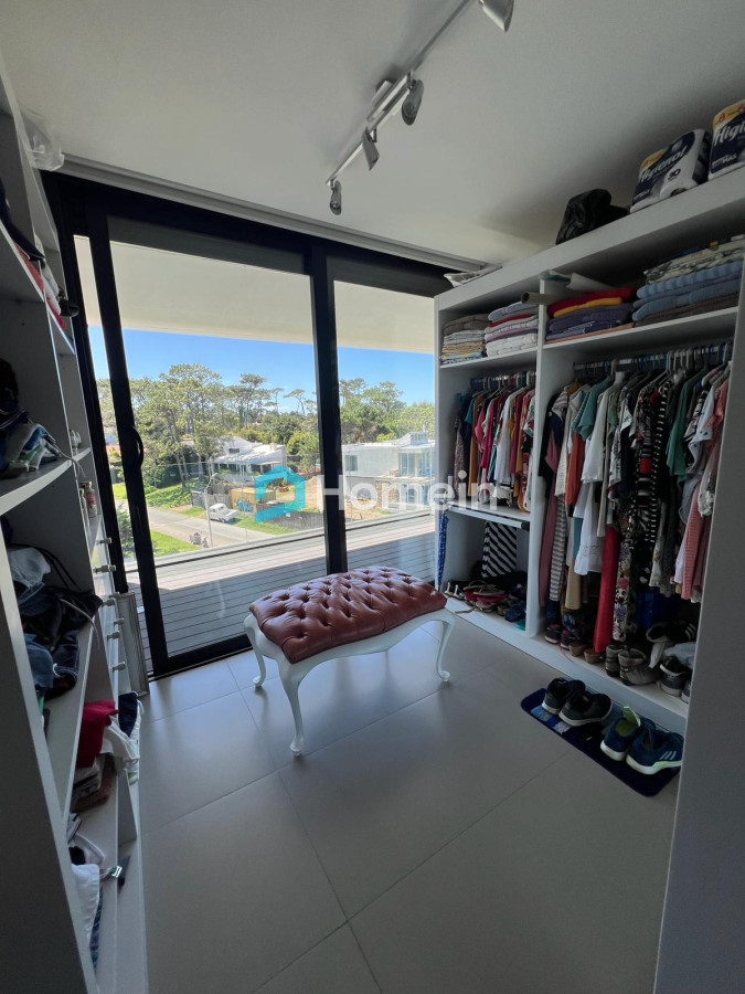 Apartamento ID.2158 - Apartamento de 3 Dormitorios en Suite en Playa Mansa