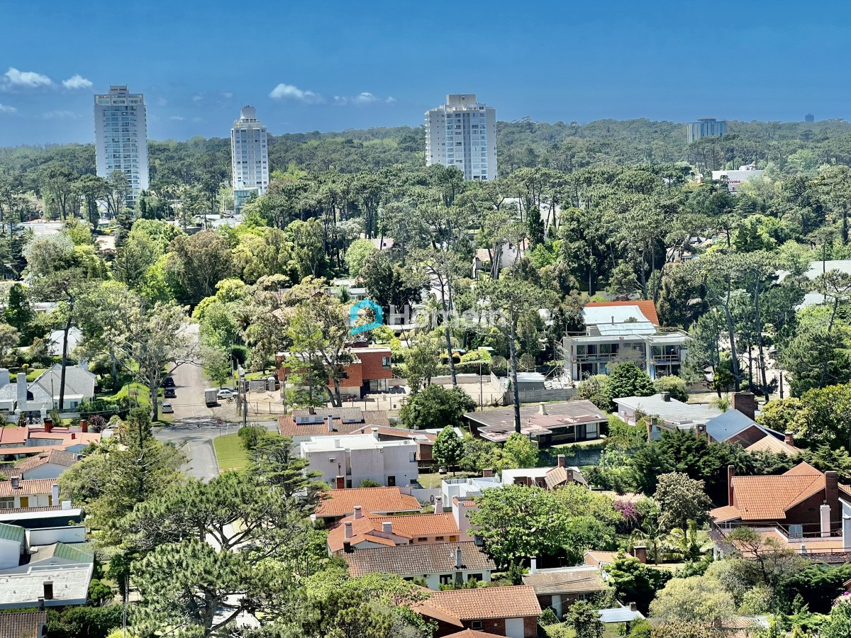 Apartamento ID.1509 - Elegante y Exclusivo. Una joya de la Playa Mansa. Golden Gate. 