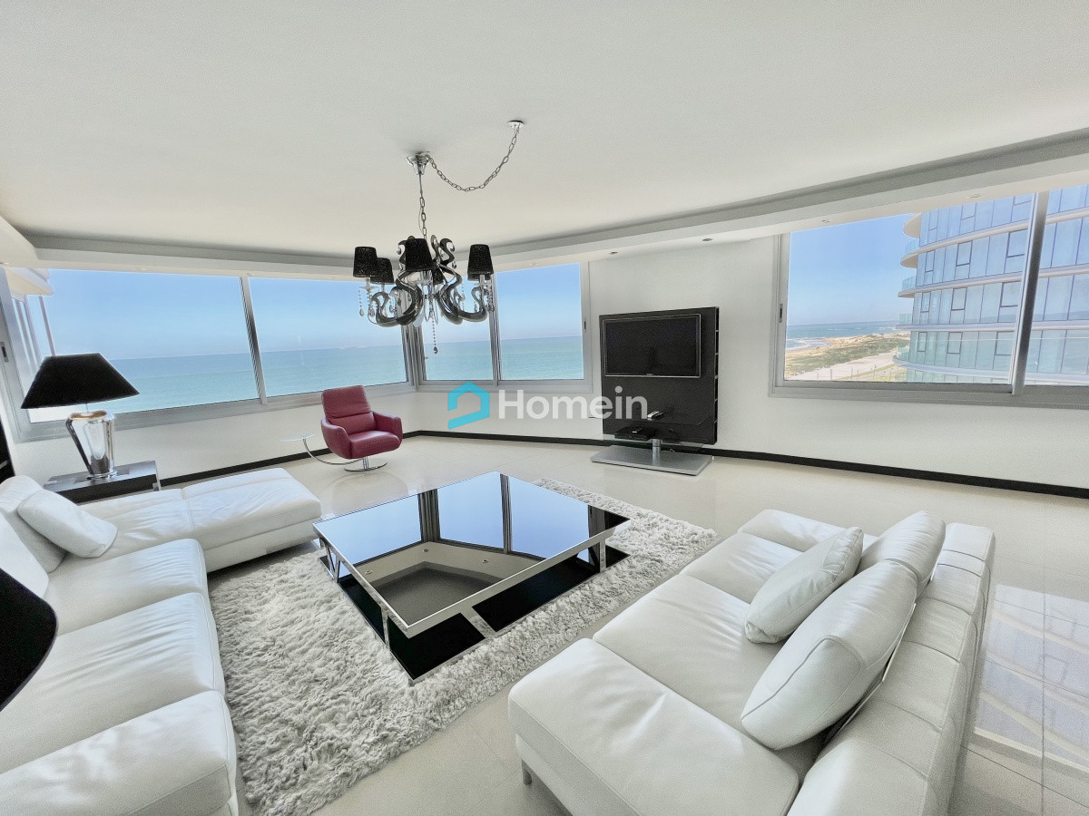 Apartamento ID.889 - Espectacular apartamento en la Playa Brava. Tiburon 3, un privilegio. 