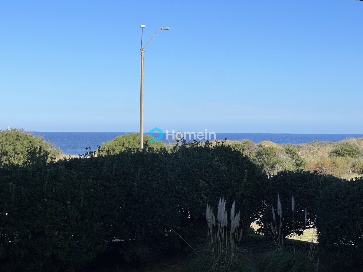 Apartamento ID.1957 - Semipiso de mas de 200 m2 frente al mar