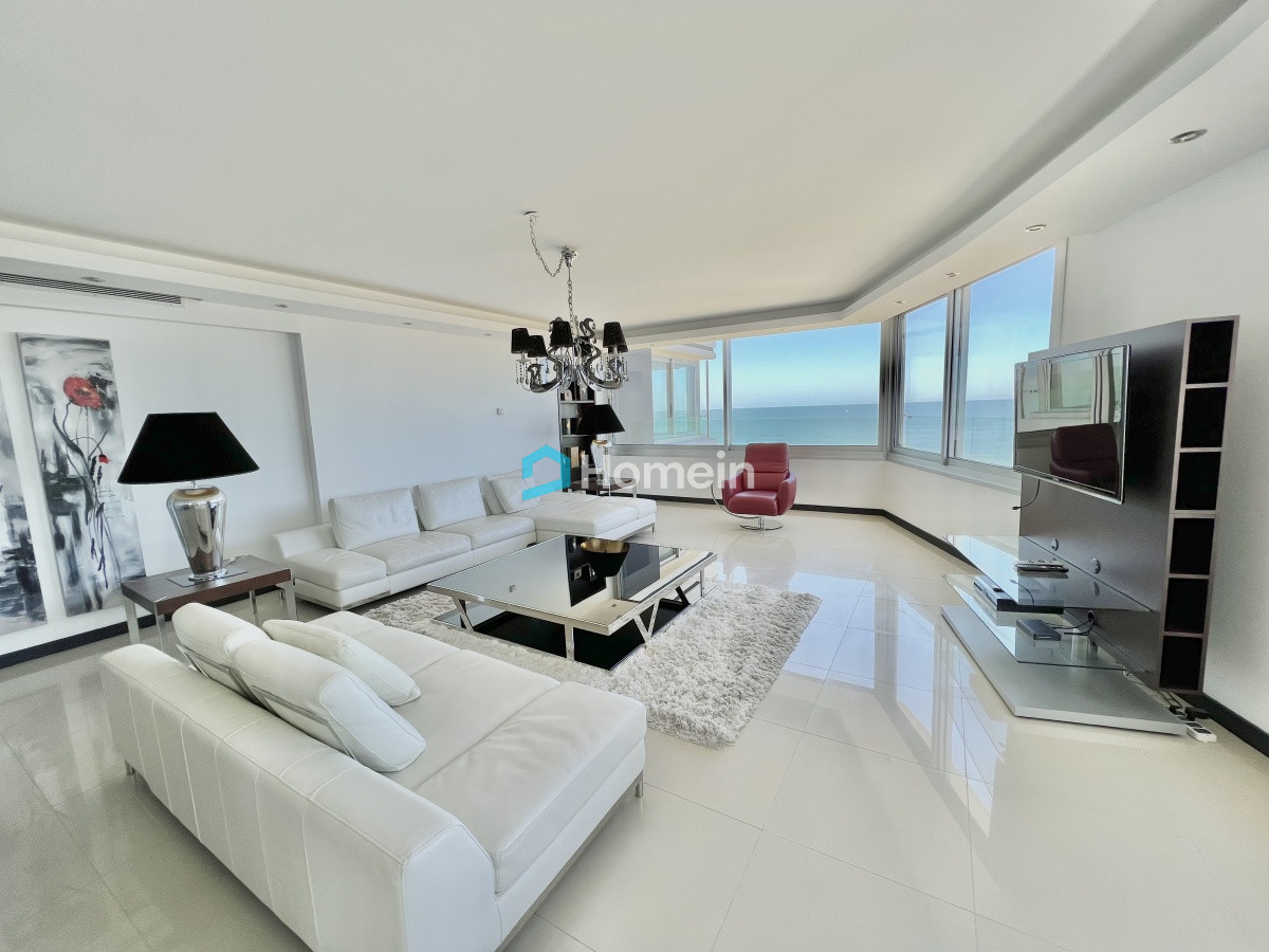 Apartamento ID.889 - Espectacular apartamento en la Playa Brava. Tiburon 3, un privilegio. 