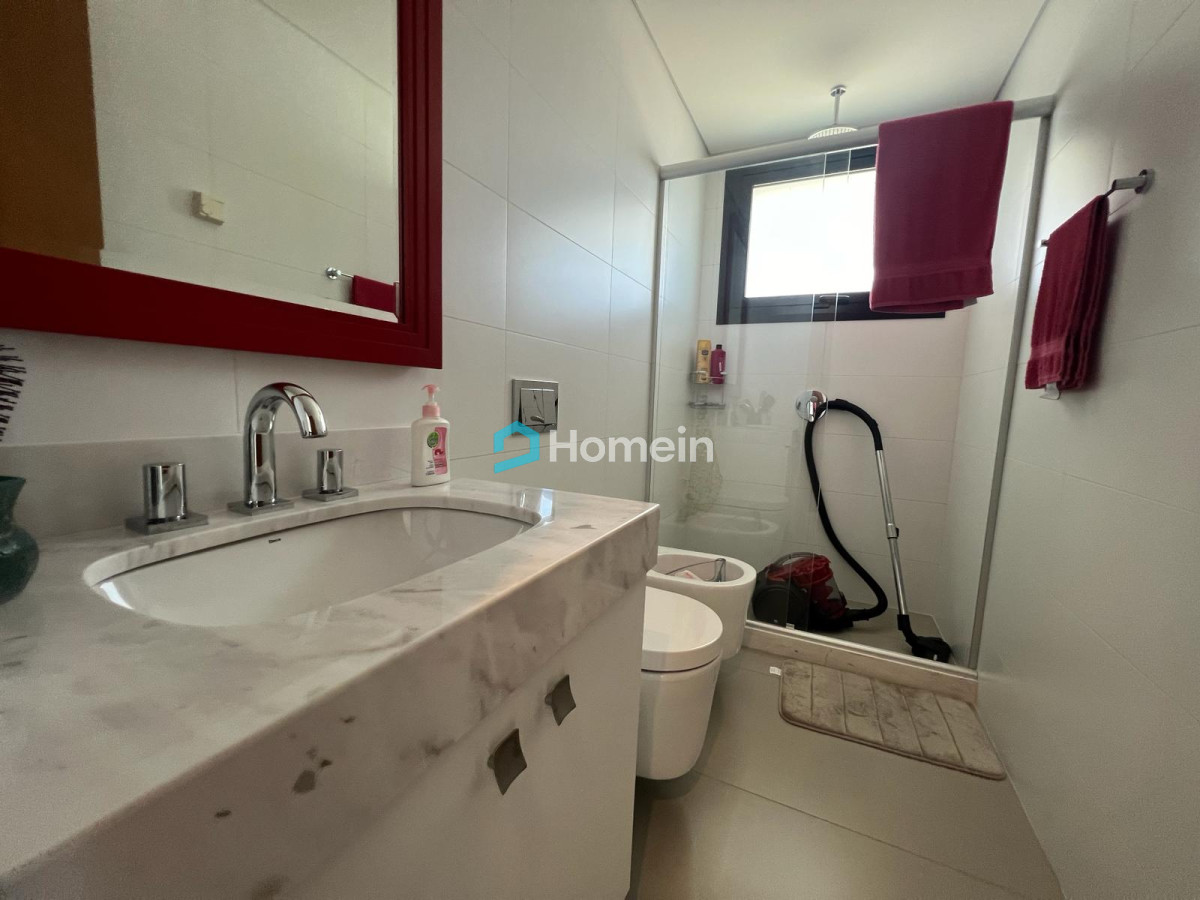 Apartamento ID.2158 - Apartamento de 3 Dormitorios en Suite en Playa Mansa