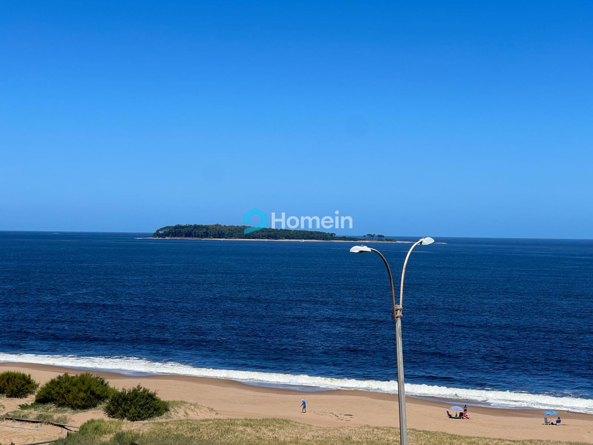 Apartamento ID.2158 - Apartamento de 3 Dormitorios en Suite en Playa Mansa