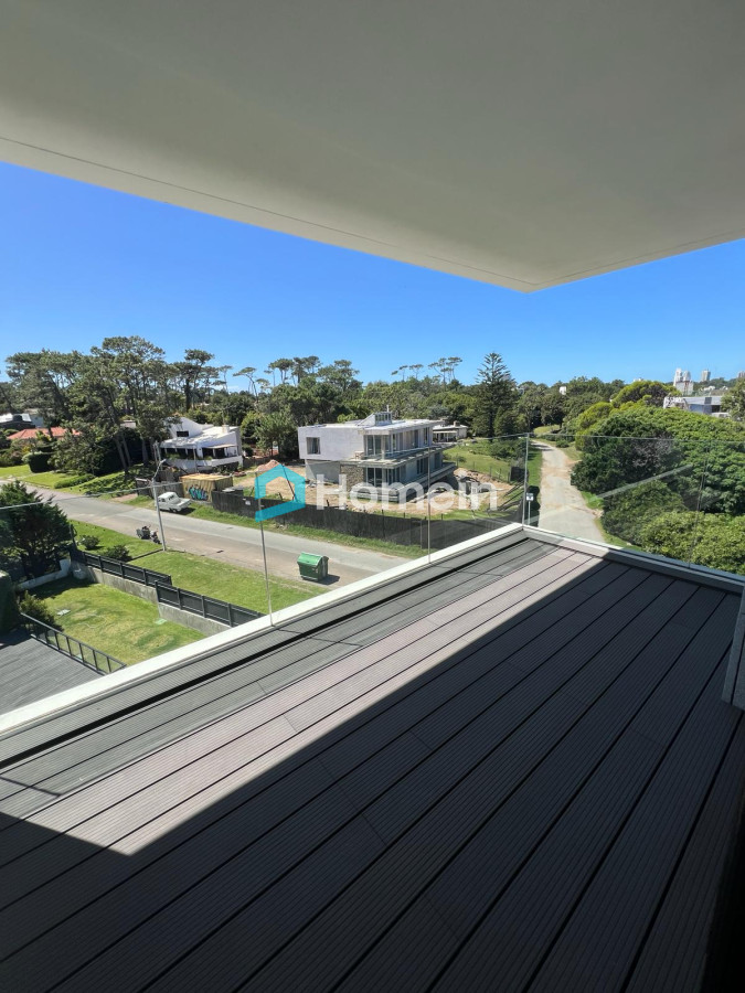 Apartamento ID.2158 - Apartamento de 3 Dormitorios en Suite en Playa Mansa