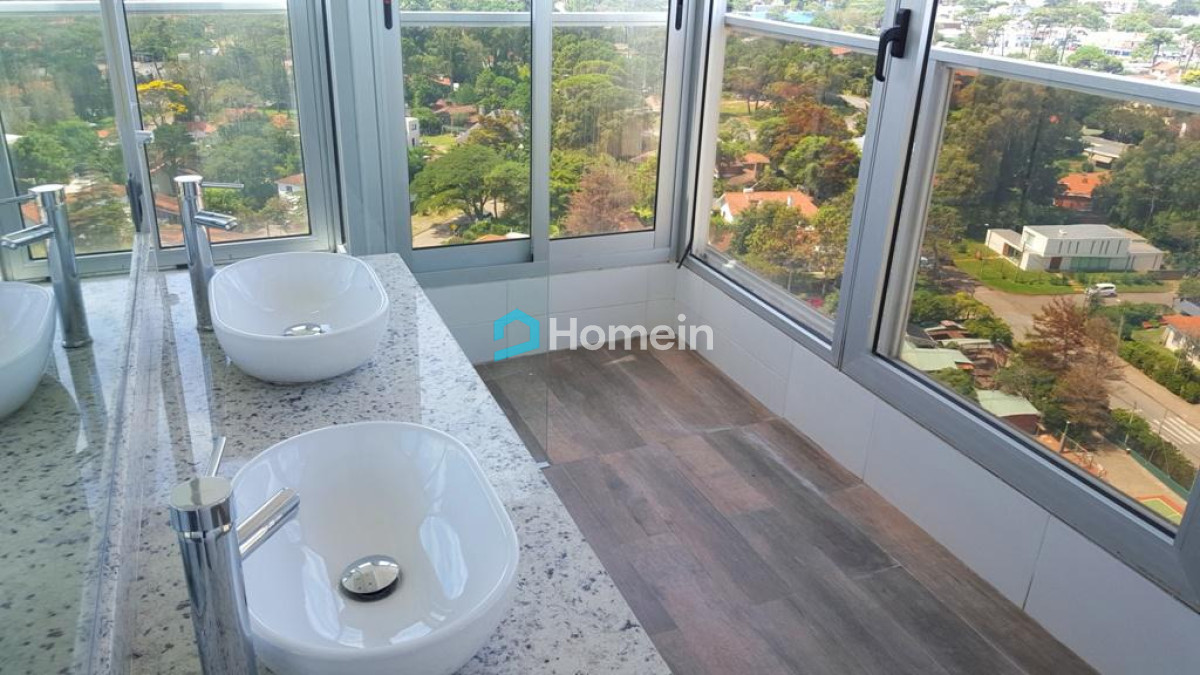 Apartamento ID.724 - ¡Espectacular Oportunidad! PentHouse sobre la Playa Mansa